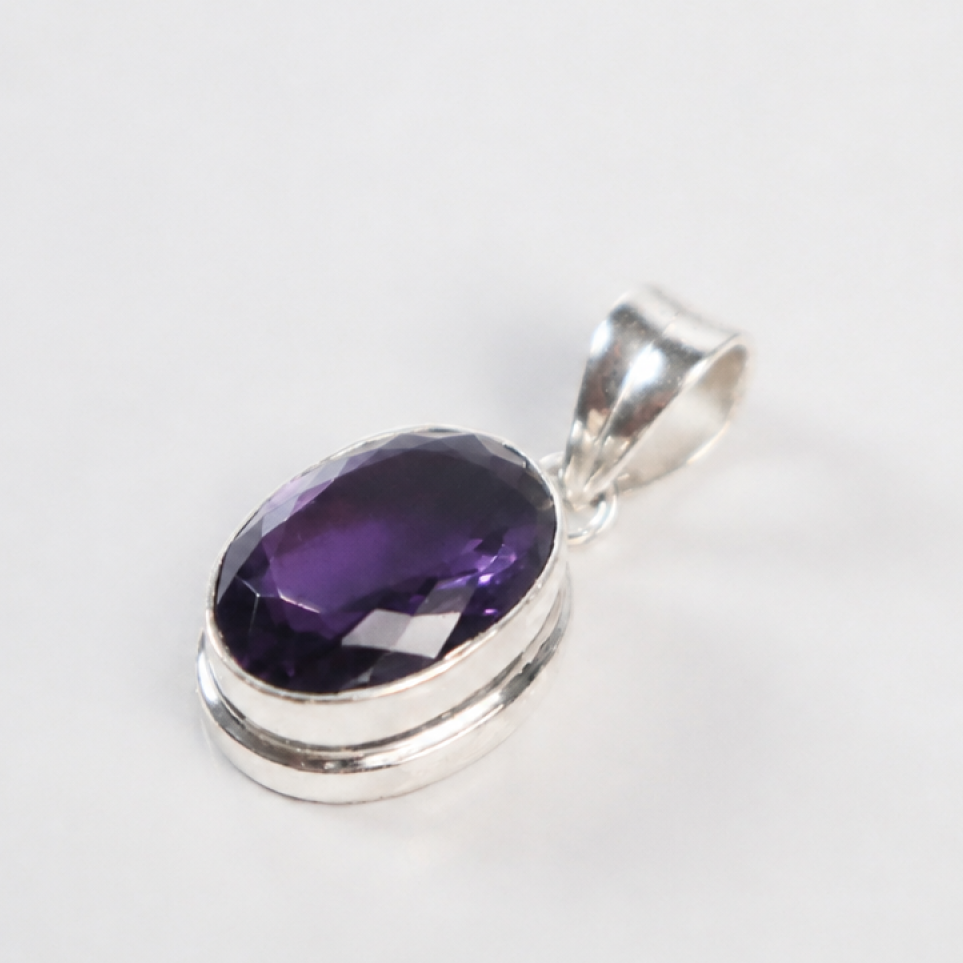 Clear purple Natural amethyst oval 925 Sterling Silver Pendant 29 mm