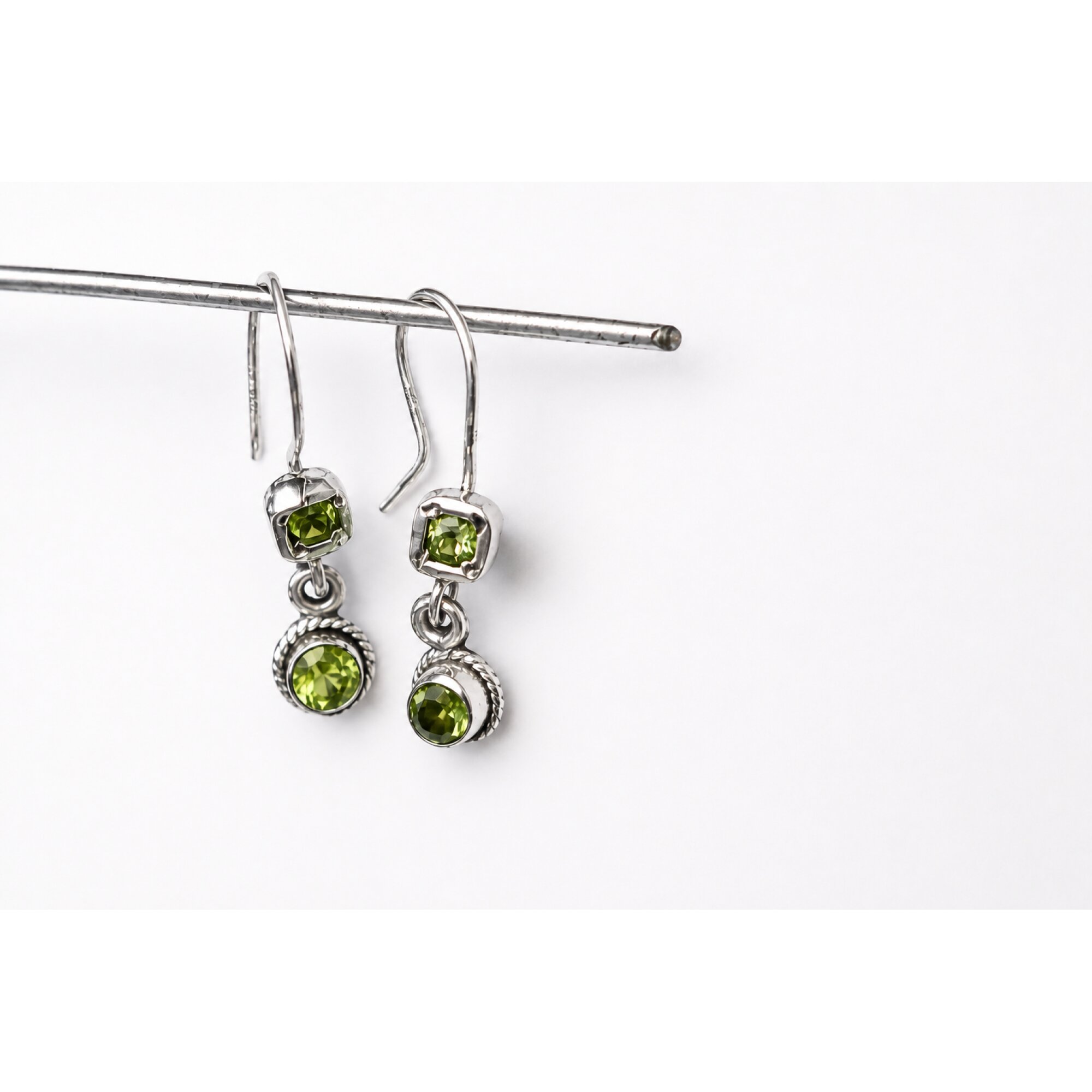 Clear OLIVE green Peridot round 18k Gold Plated On Sterling Earrings 28 mm – photo 9