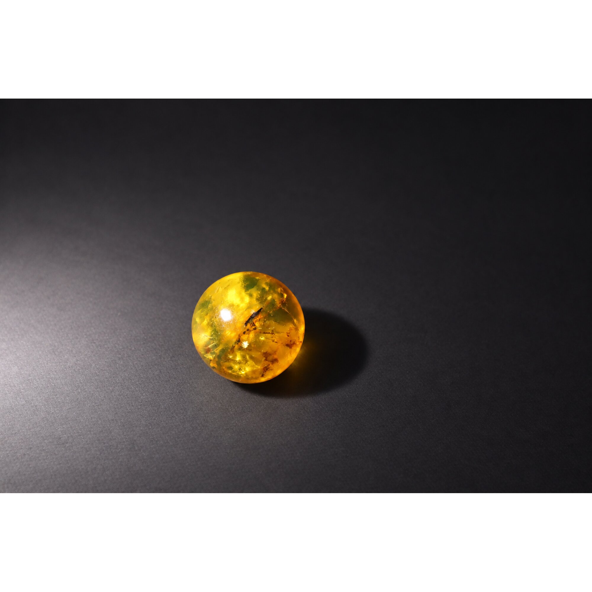 Natural green yellow Dominican amber sphere/ball 20.2mm – photo 4