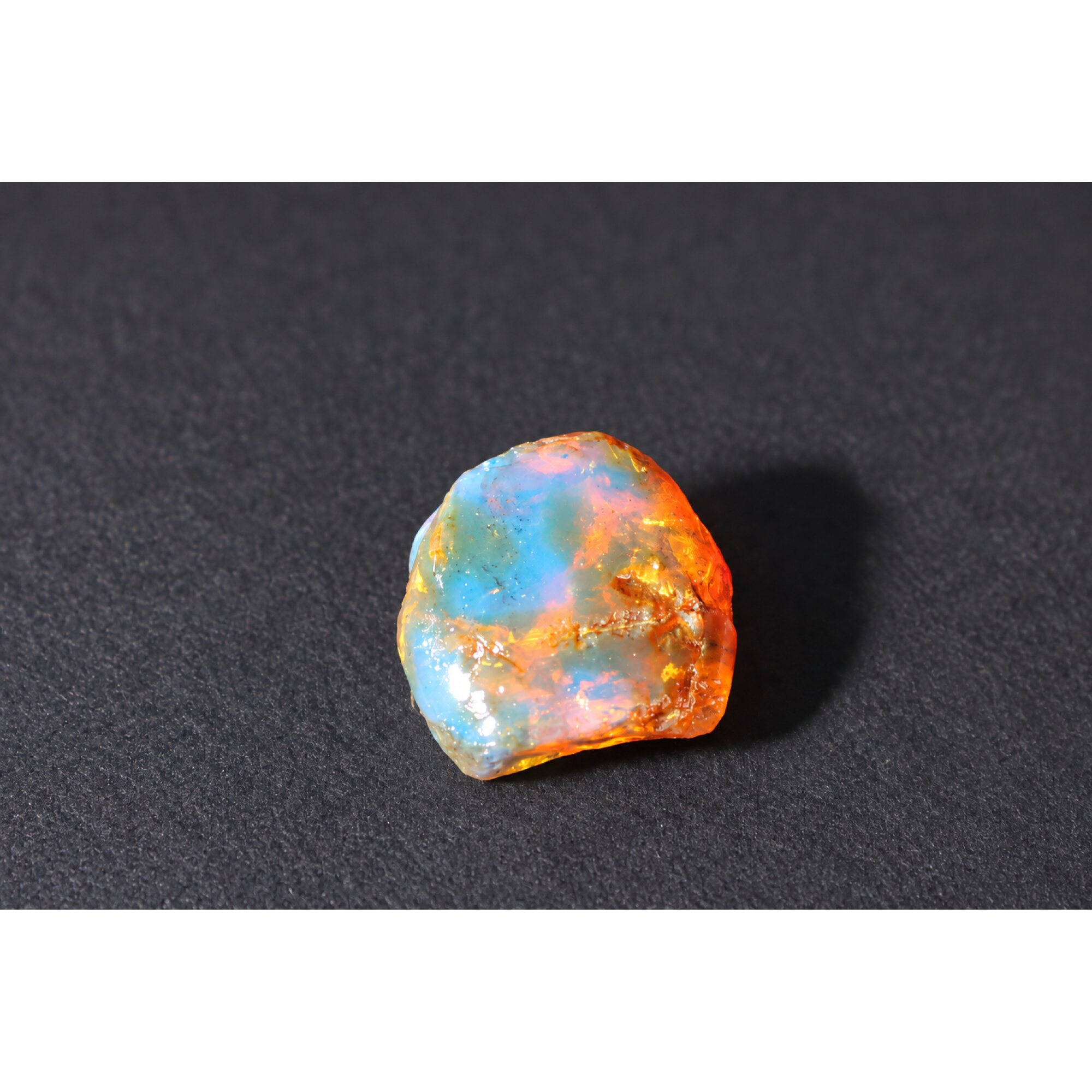 Authentic sky blue rough specimen Dominican amber 20mm – photo 9