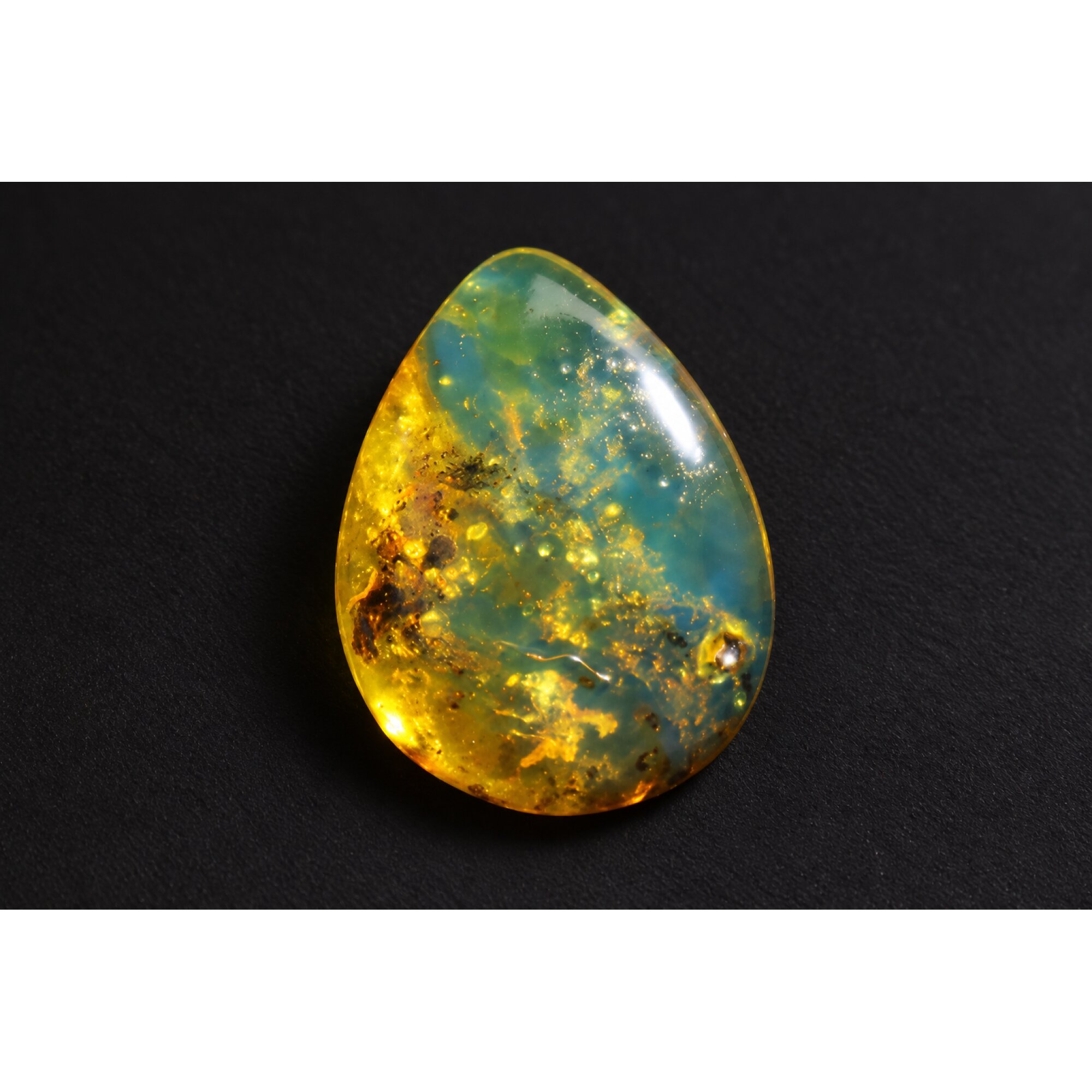 Untreated green blue polished Dominican amber 1.9g – photo 2