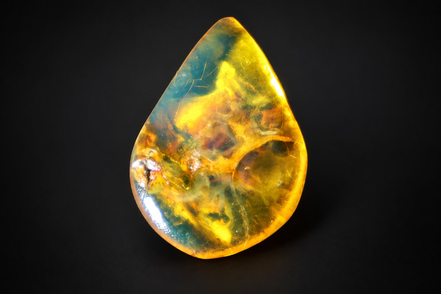 Authentic sky blue polished Dominican amber – photo 3