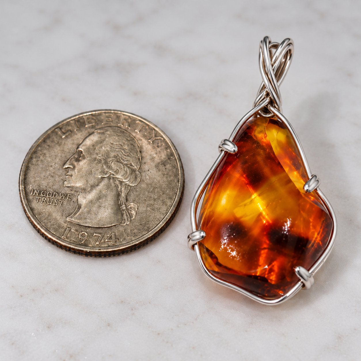 Authentic yellow green polished Dominican amber 25mm – photo 3