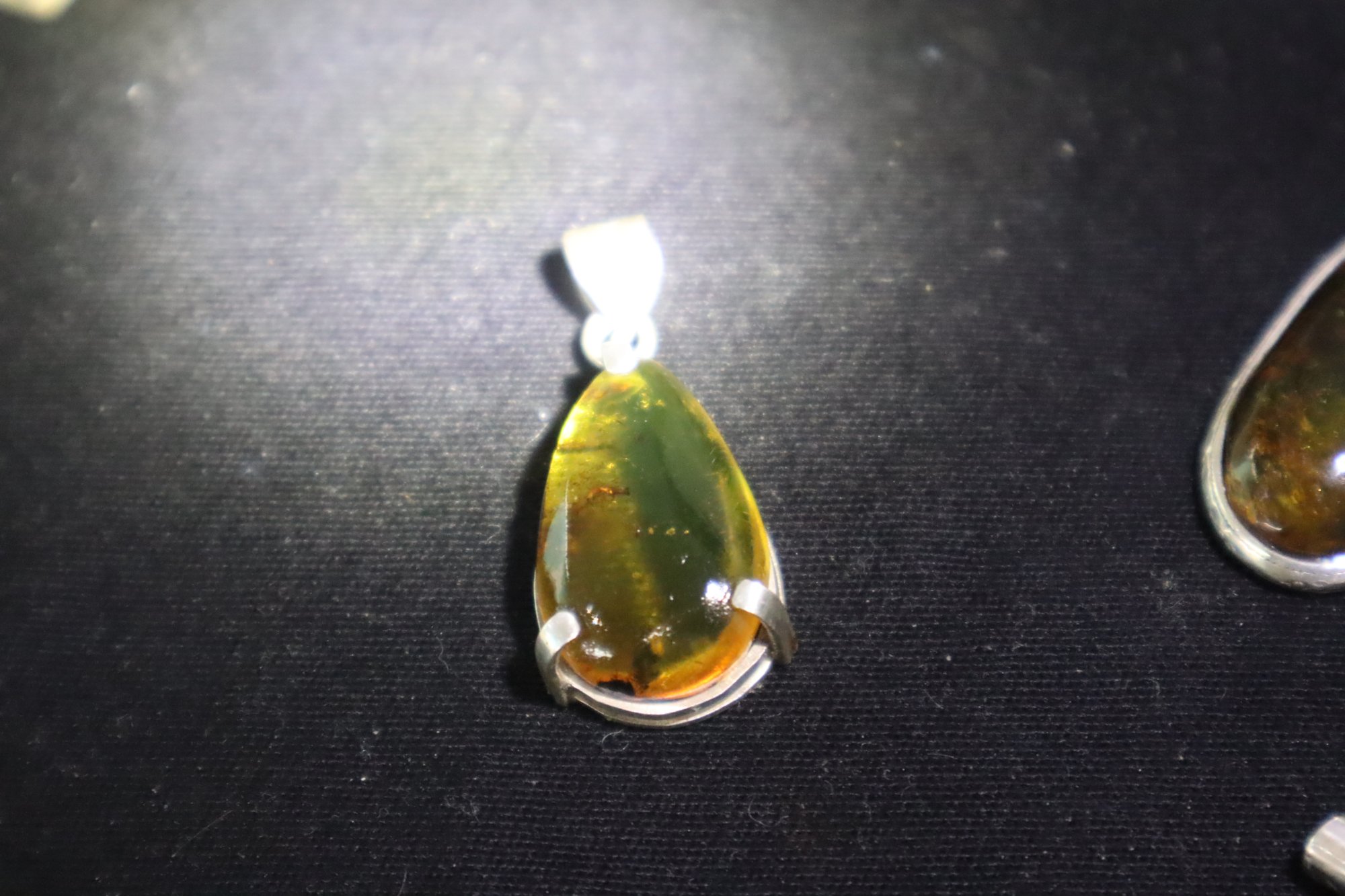 Handcrafted dark green Dominican amber sterling silver pendant 4.5g – photo 7