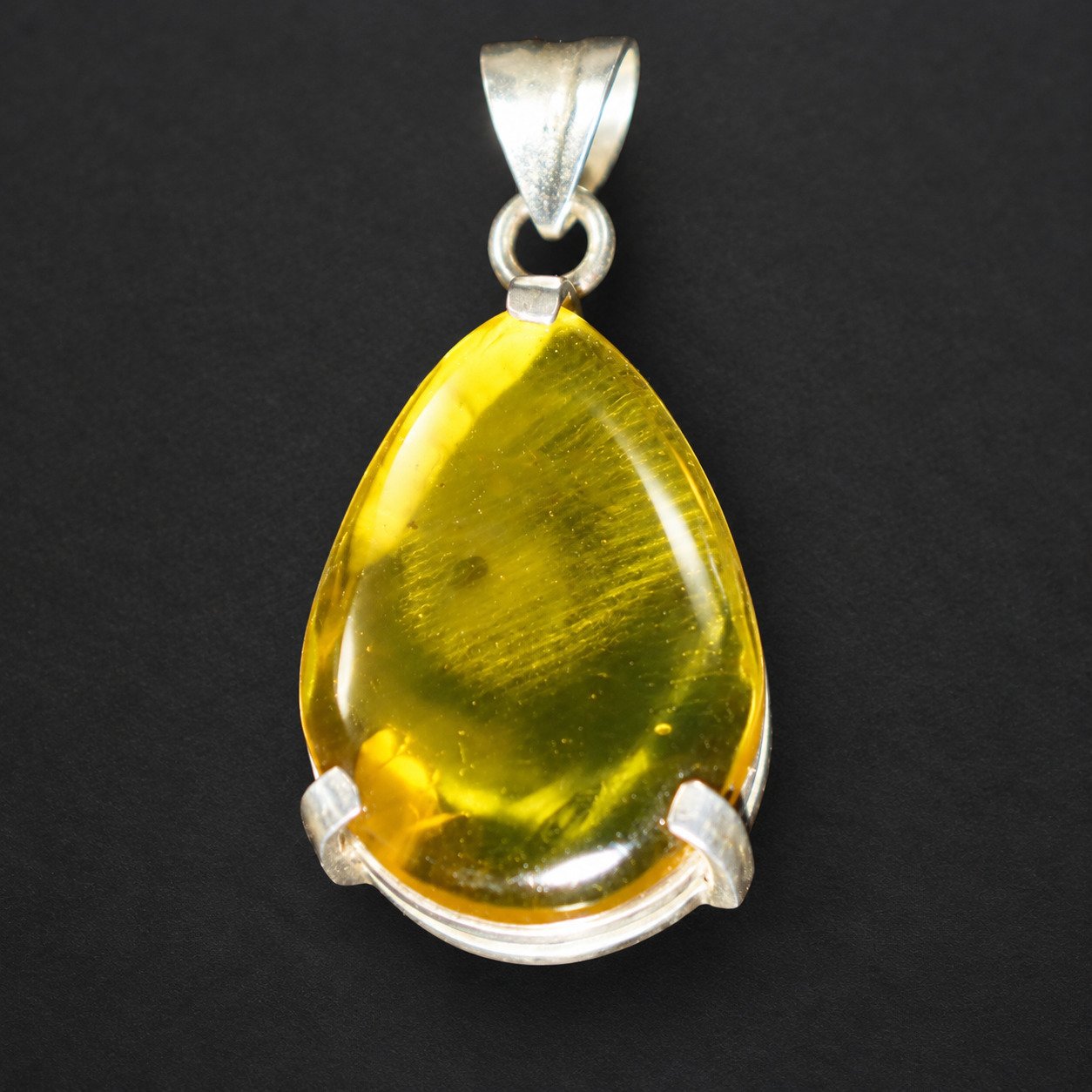 Studio made yellow green Dominican amber sterling silver pendant 5.5g