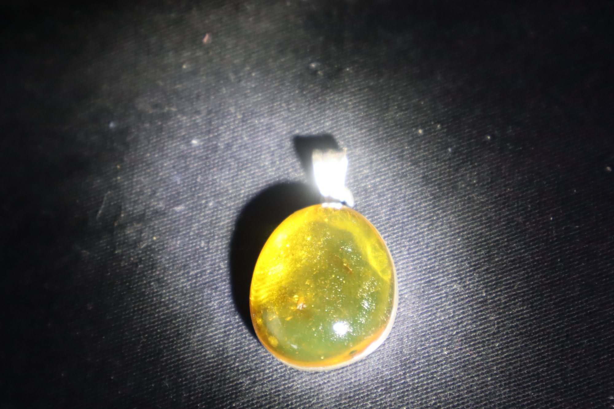 Boutique crafted yellow green Dominican amber sterling silver pendant 4g – photo 8