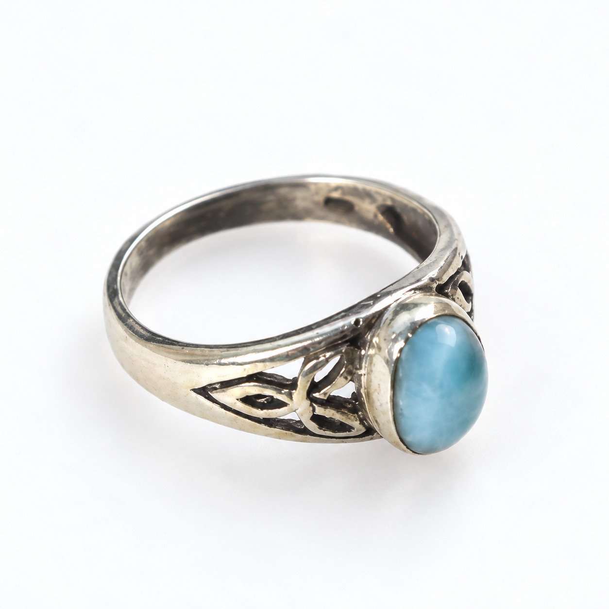 Studio made sky blue Dominican Larimar sterling silver ring 2.9g