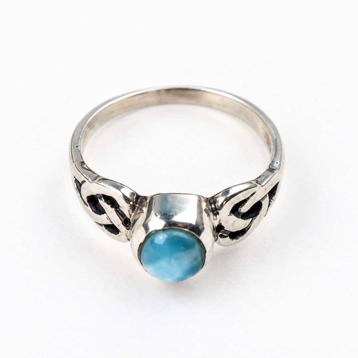 Studio made ocean blue Dominican Larimar sterling silver ring 2.3g