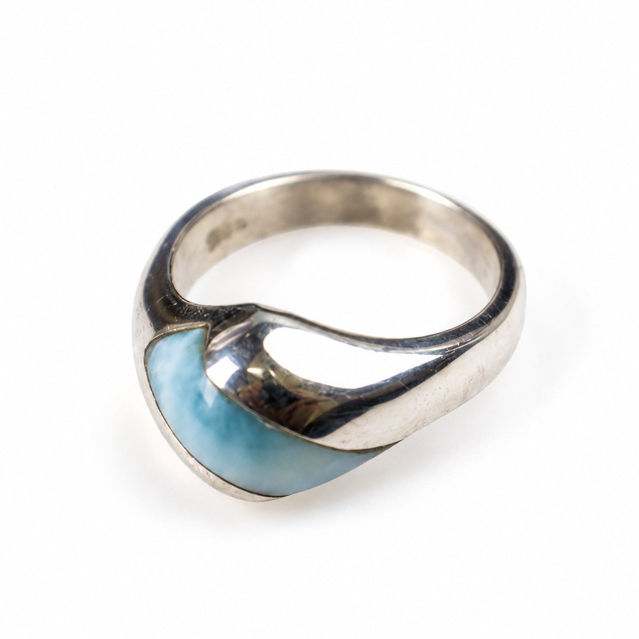 Studio made sky blue Dominican Larimar sterling silver ring 6.1g