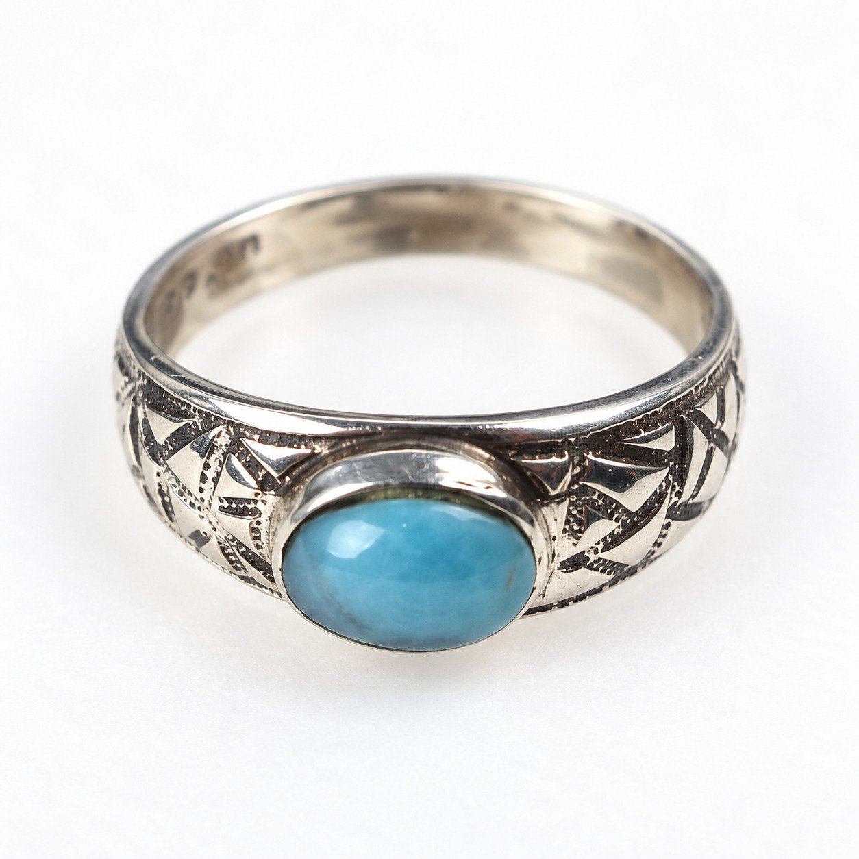 Traditional craftsmanship sky blue Dominican Larimar sterling silver ring 2.6g