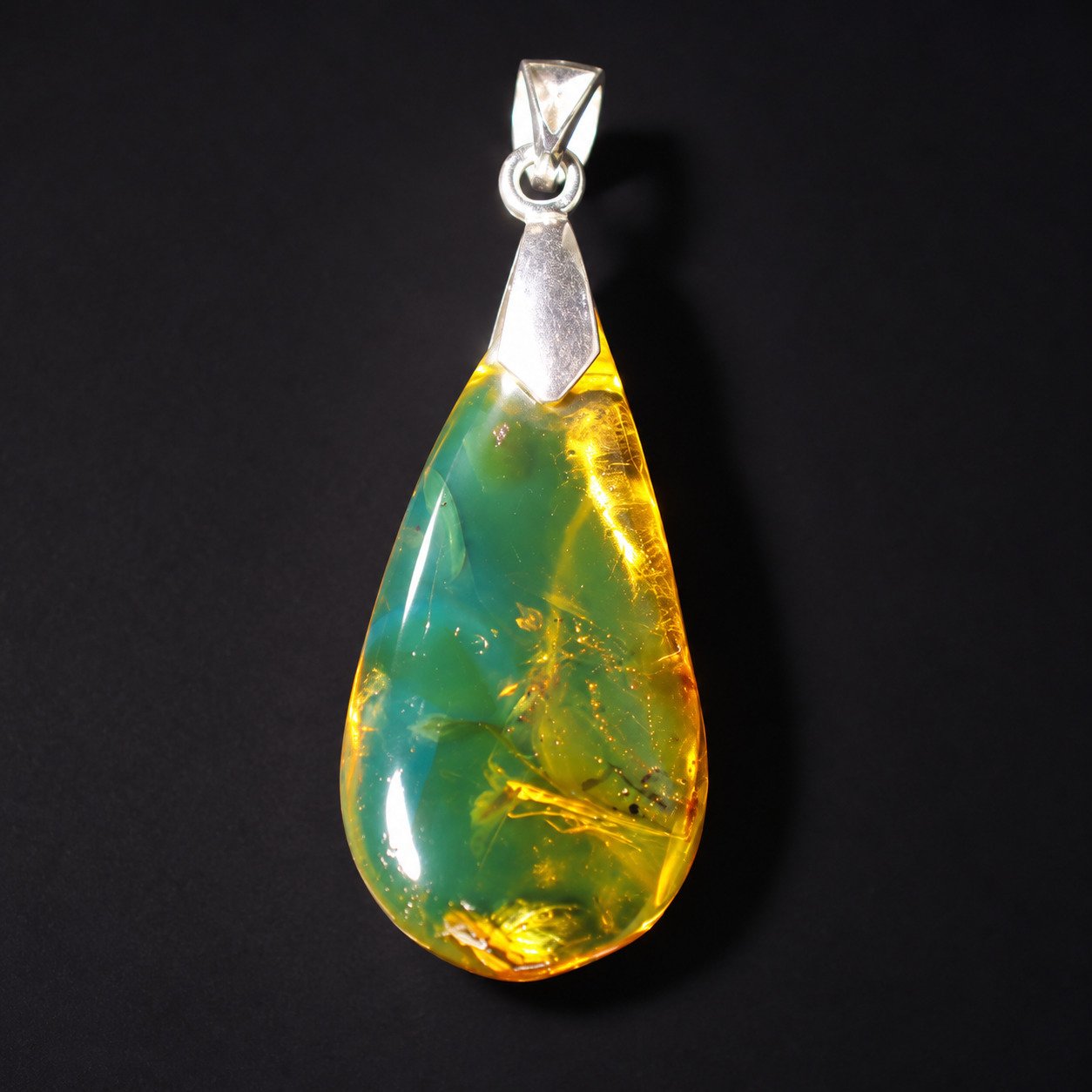 Timeless deep green Dominican amber sterling silver pendant 3.3g – photo 3