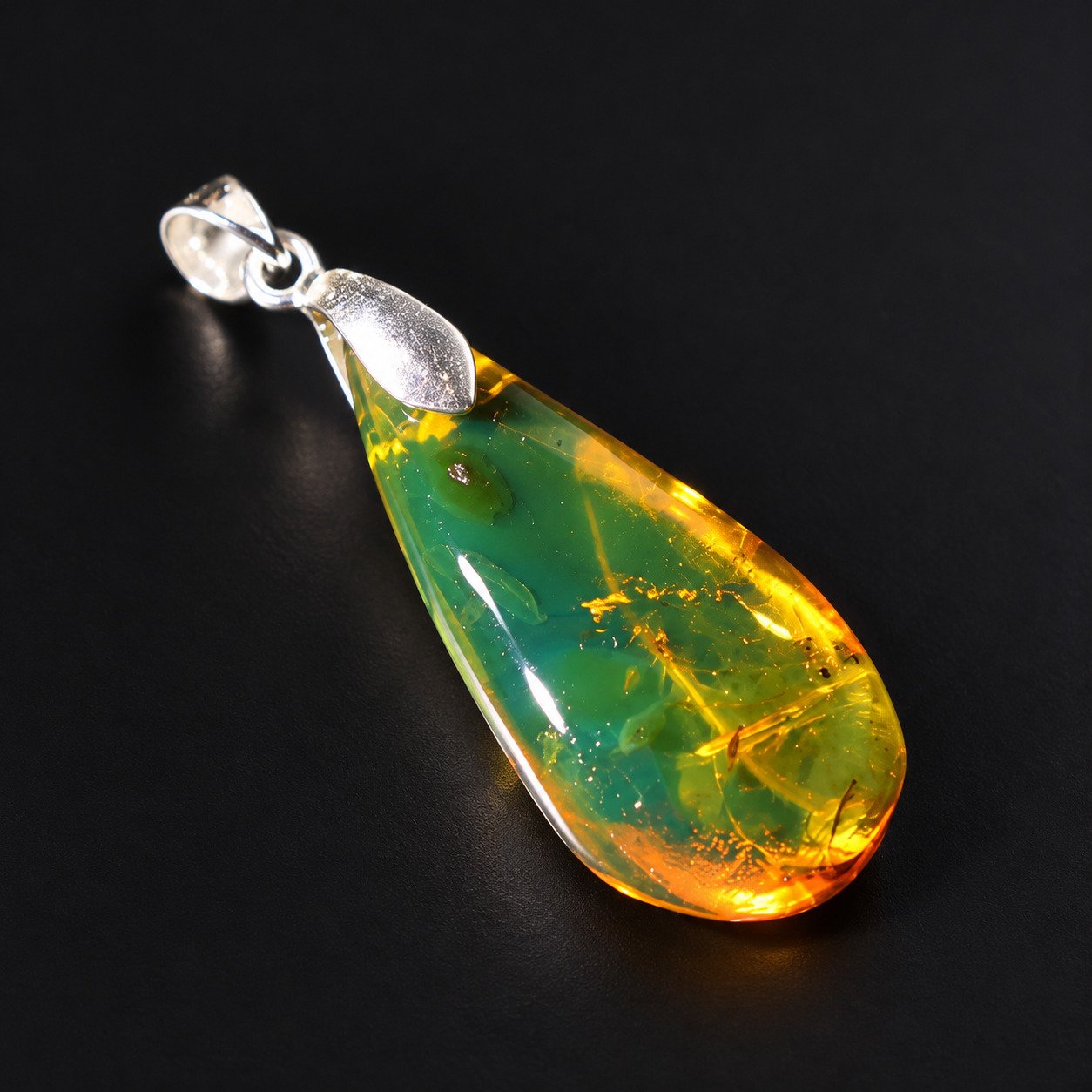 Timeless deep green Dominican amber sterling silver pendant 3.3g – photo 7