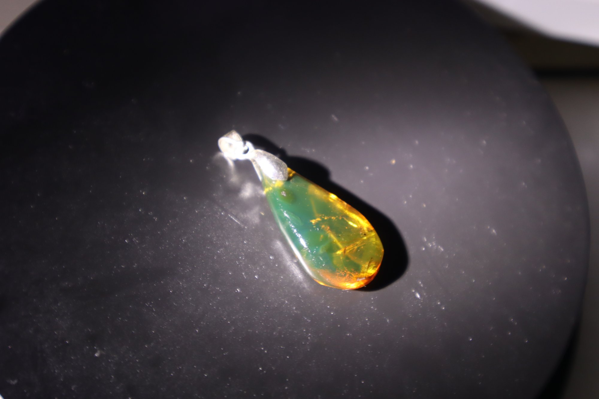 Timeless deep green Dominican amber sterling silver pendant 3.3g – photo 8