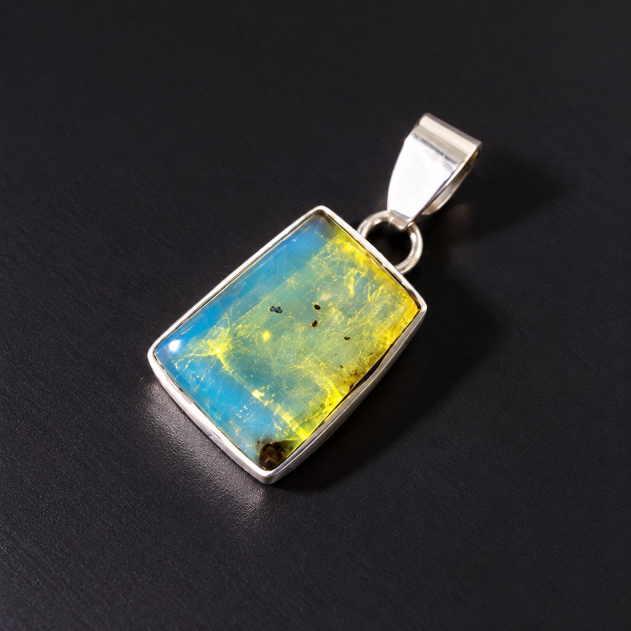 Timeless deep blue Dominican amber sterling silver pendant 2g – photo 3