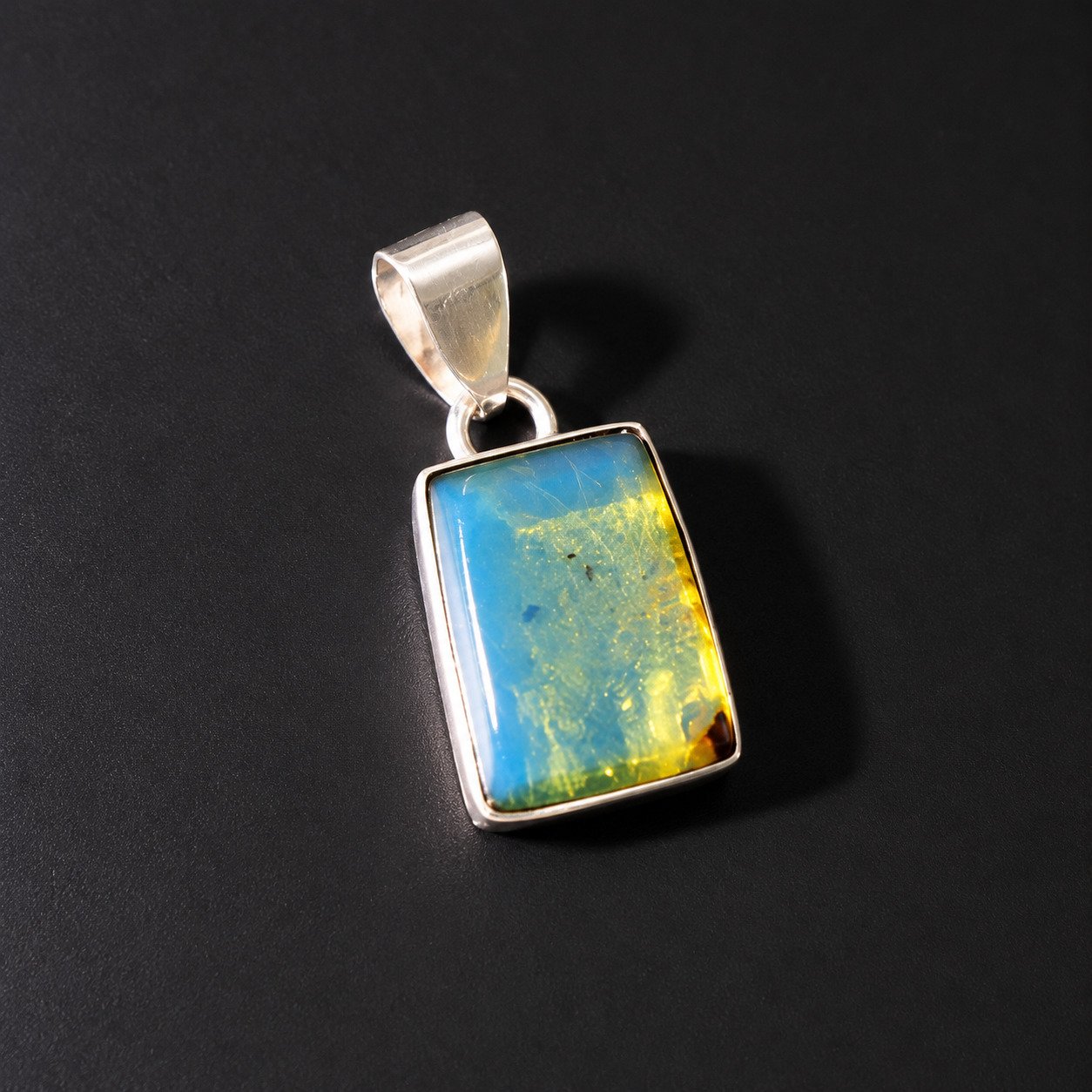 Timeless deep blue Dominican amber sterling silver pendant 2g – photo 7