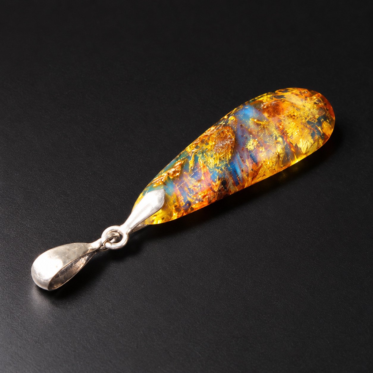 Organic beauty orange blue Dominican amber sterling silver pendant 1.1g – photo 4