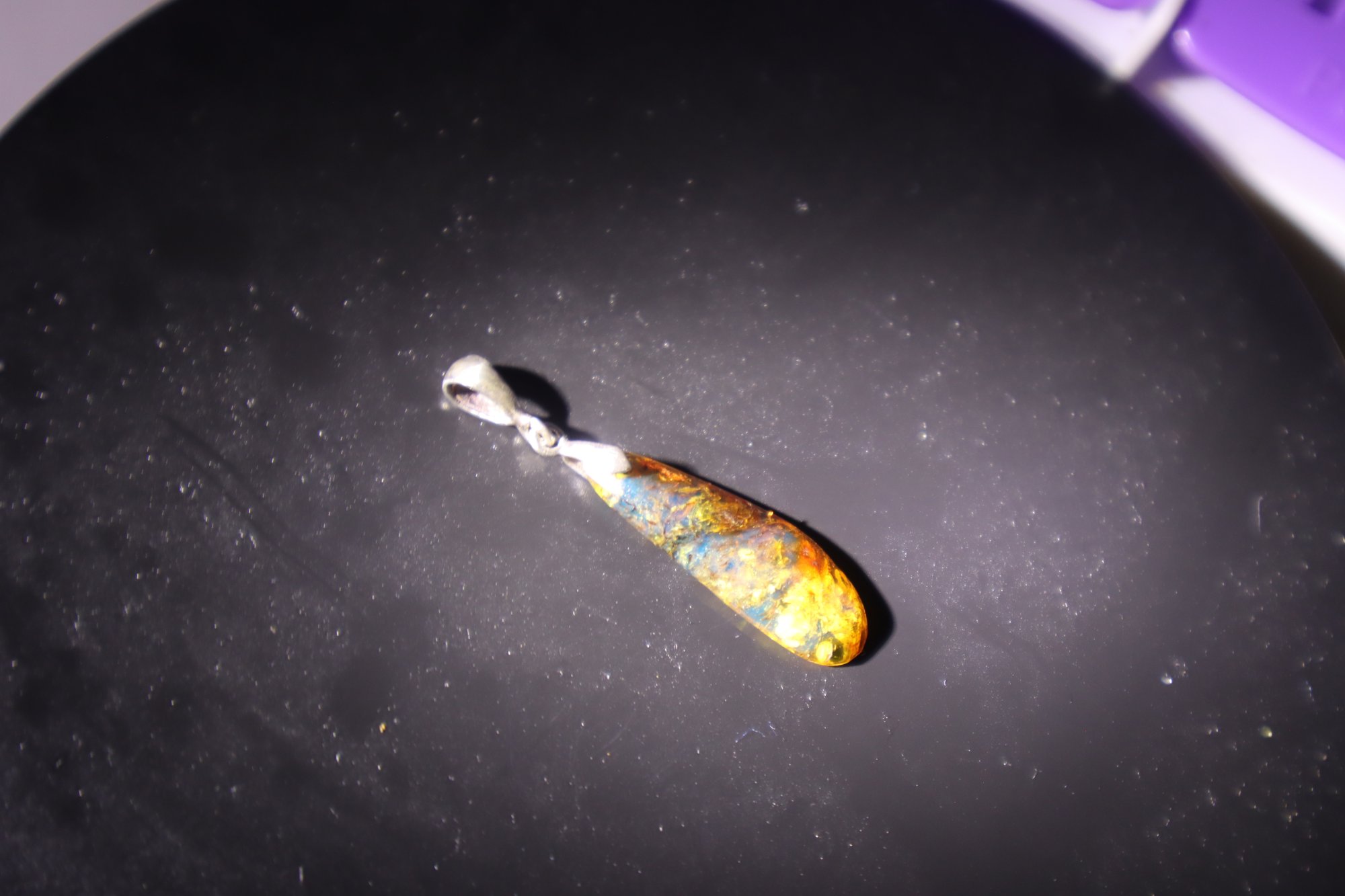 Organic beauty orange blue Dominican amber sterling silver pendant 1.1g – photo 5
