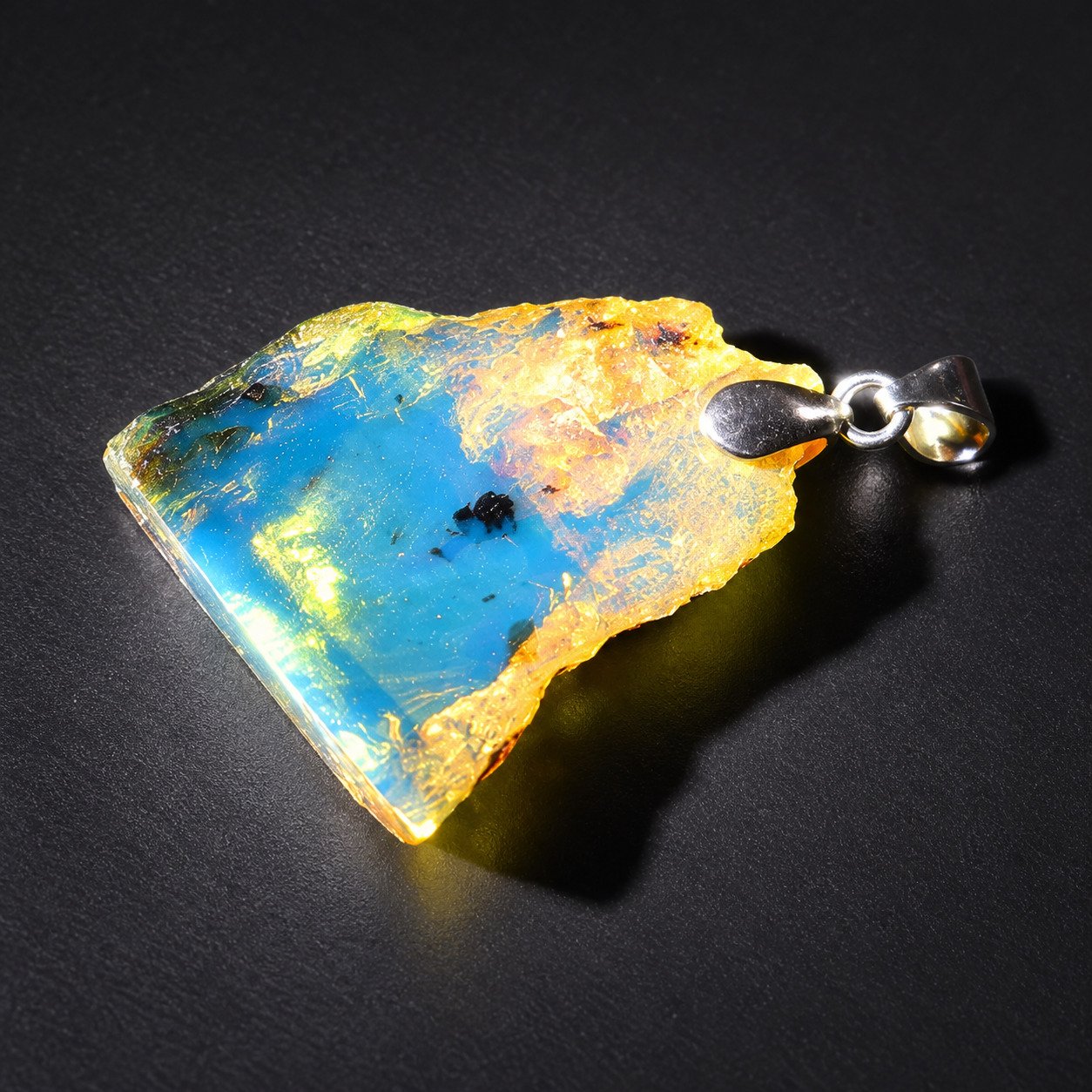 Raw beauty sky blue Dominican amber sterling silver pendant 1.9g – photo 6