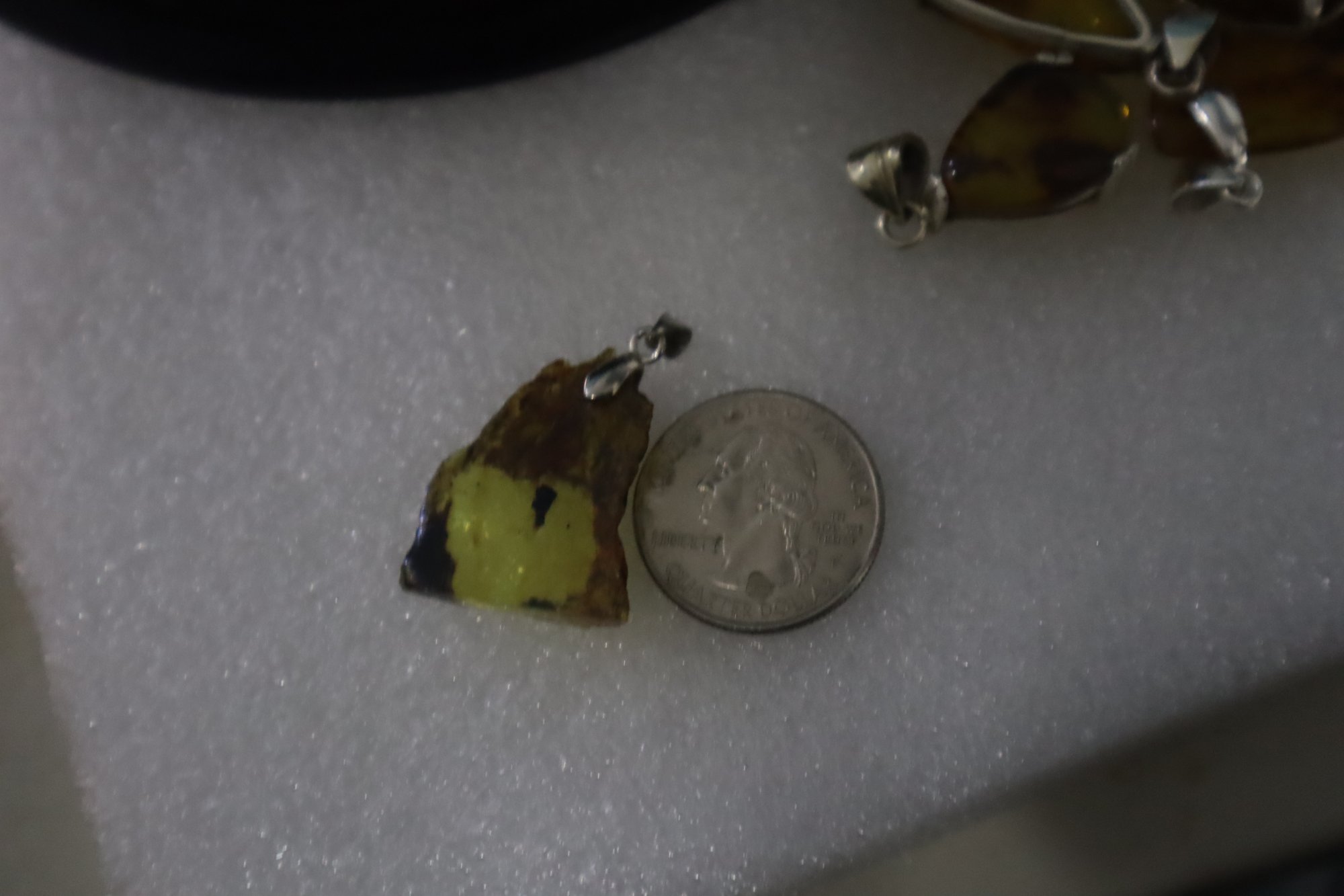 Raw beauty sky blue Dominican amber sterling silver pendant 1.9g – photo 8