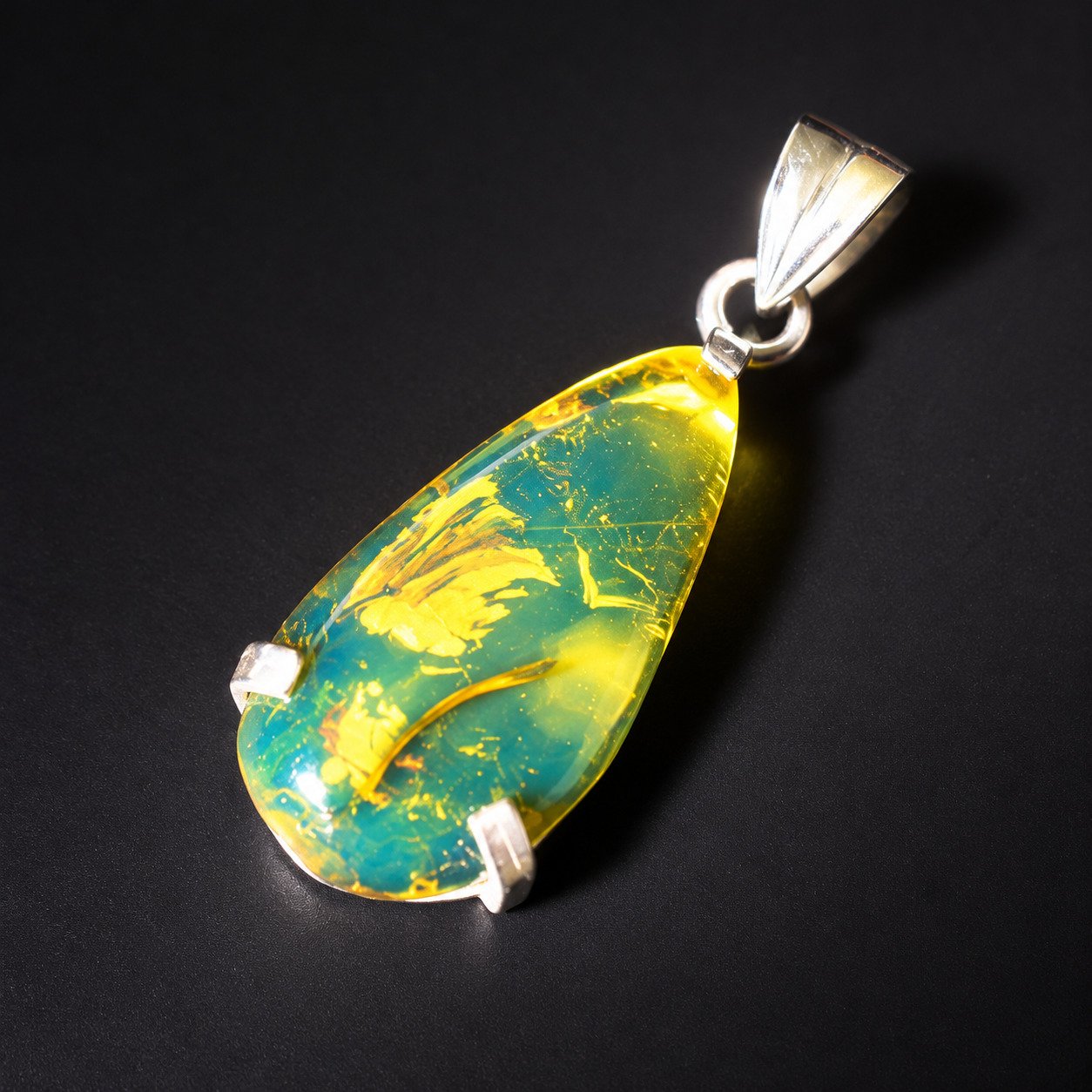 Raw beauty sky blue Dominican amber sterling silver pendant 4.1g – photo 4