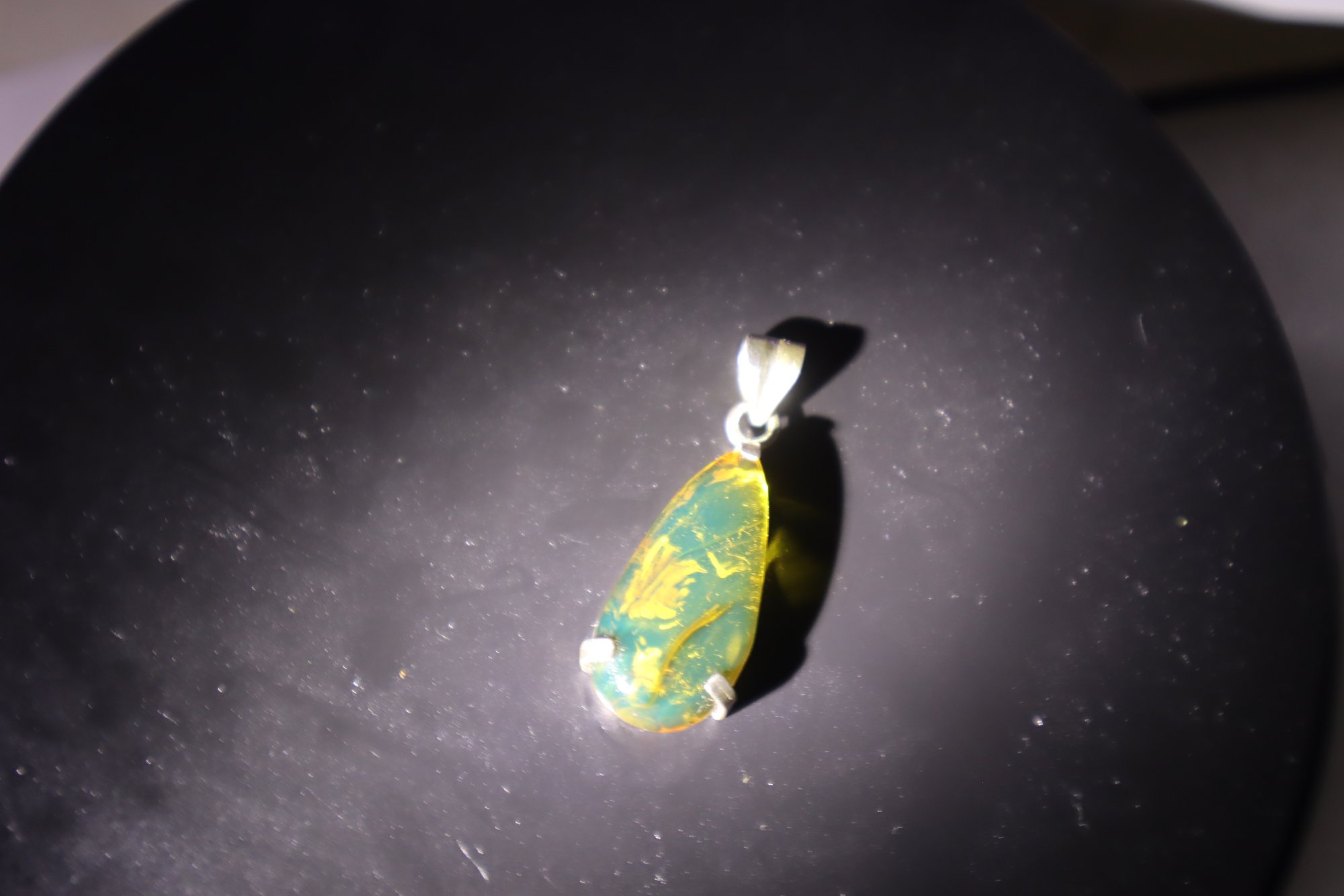 Raw beauty sky blue Dominican amber sterling silver pendant 4.1g – photo 6