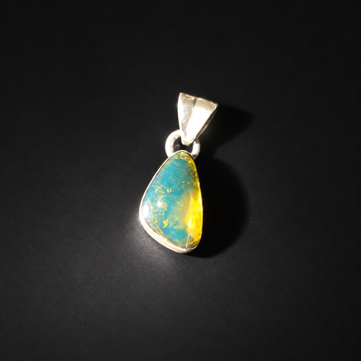 Elegant sky blue Dominican amber sterling silver pendant 1.6g – photo 5