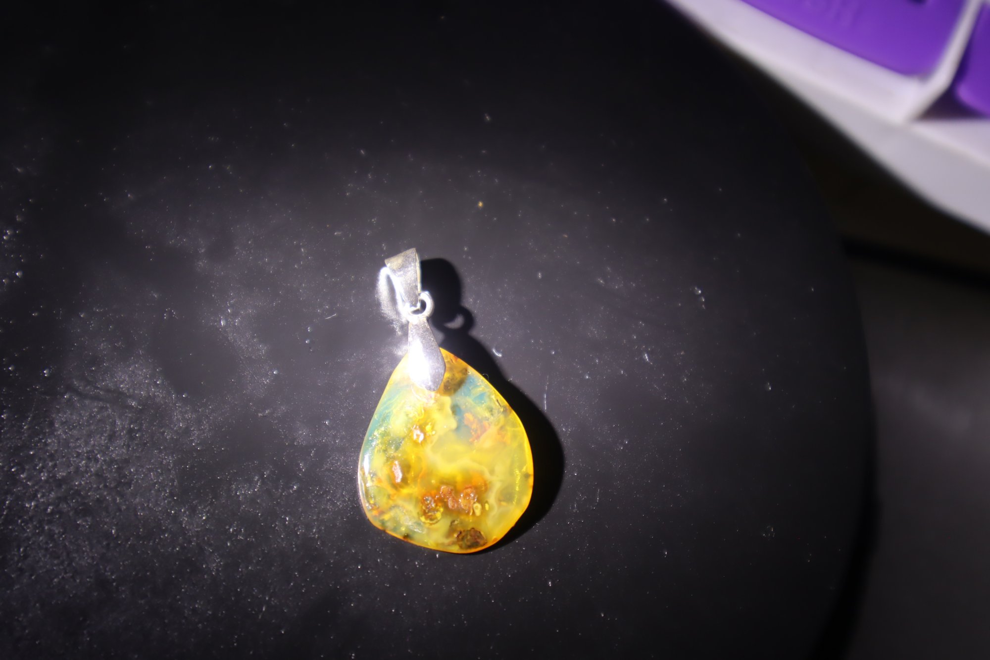 Island crafted yellow blue Dominican amber sterling silver pendant 2.2g – photo 9