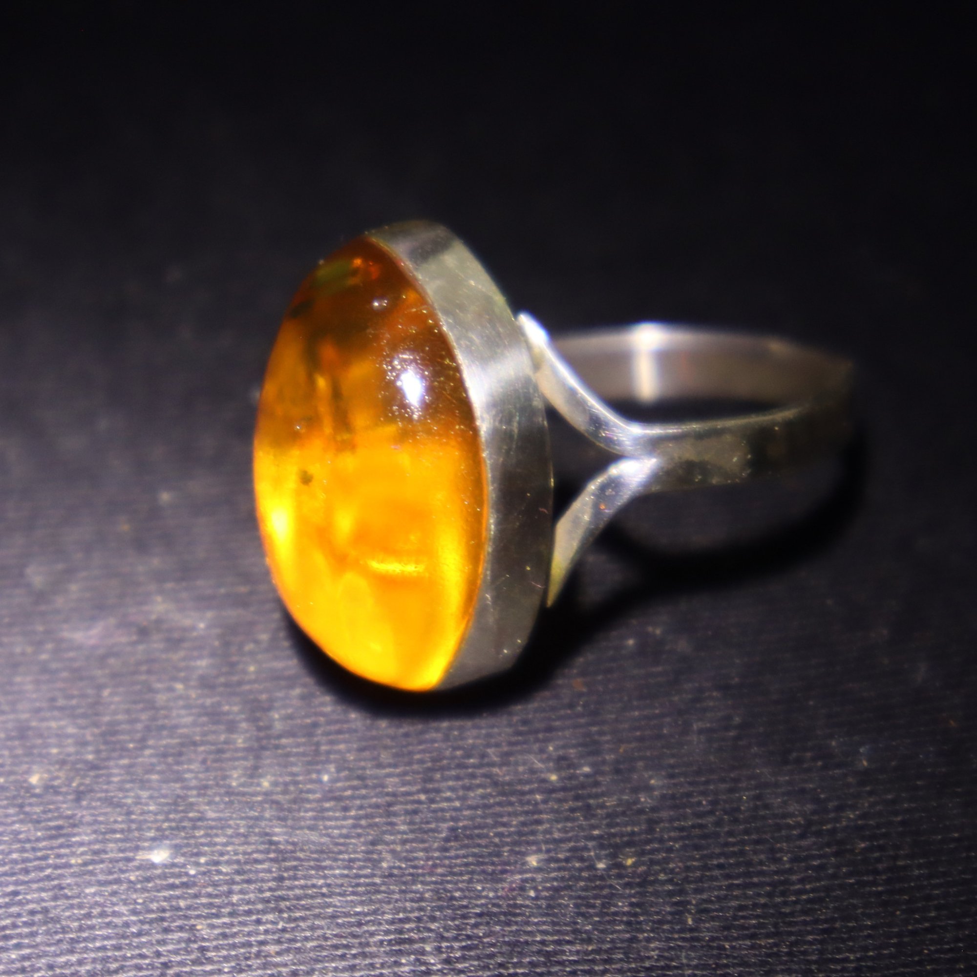 Hand finished orange yellow Dominican amber sterling silver ring 4.4g – photo 5