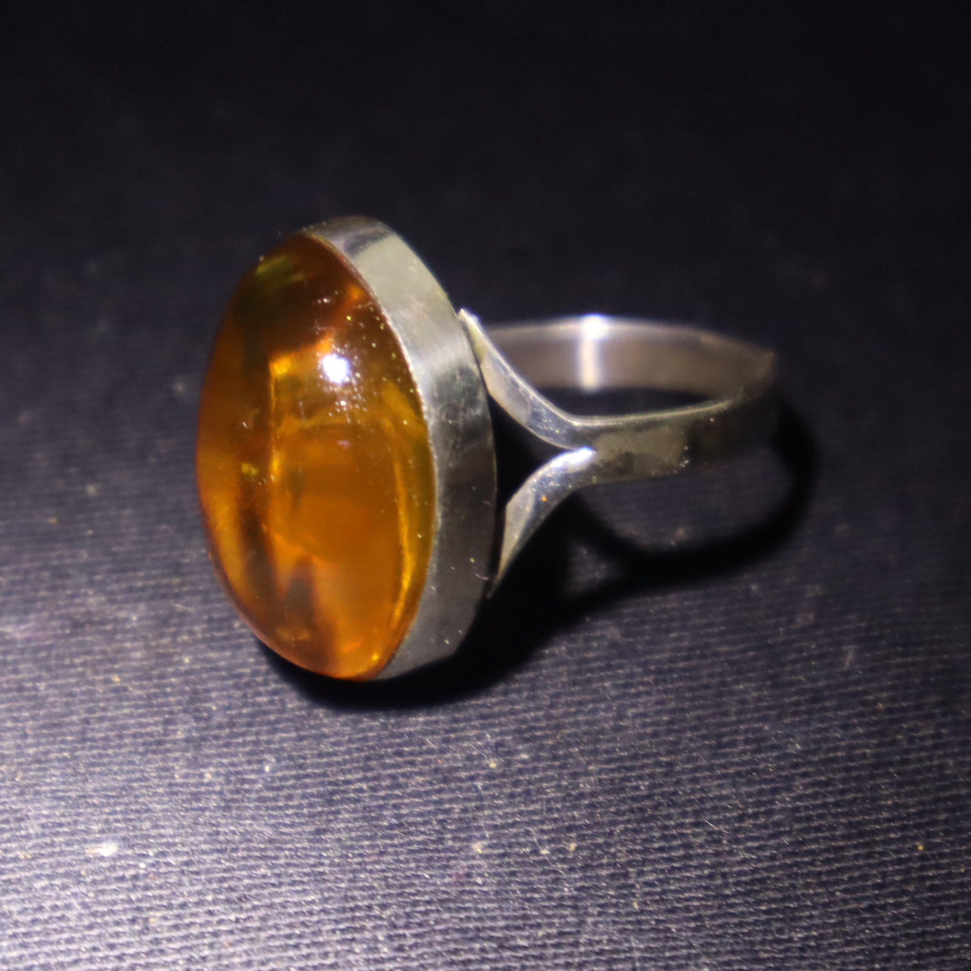 Hand finished orange yellow Dominican amber sterling silver ring 4.4g – photo 7