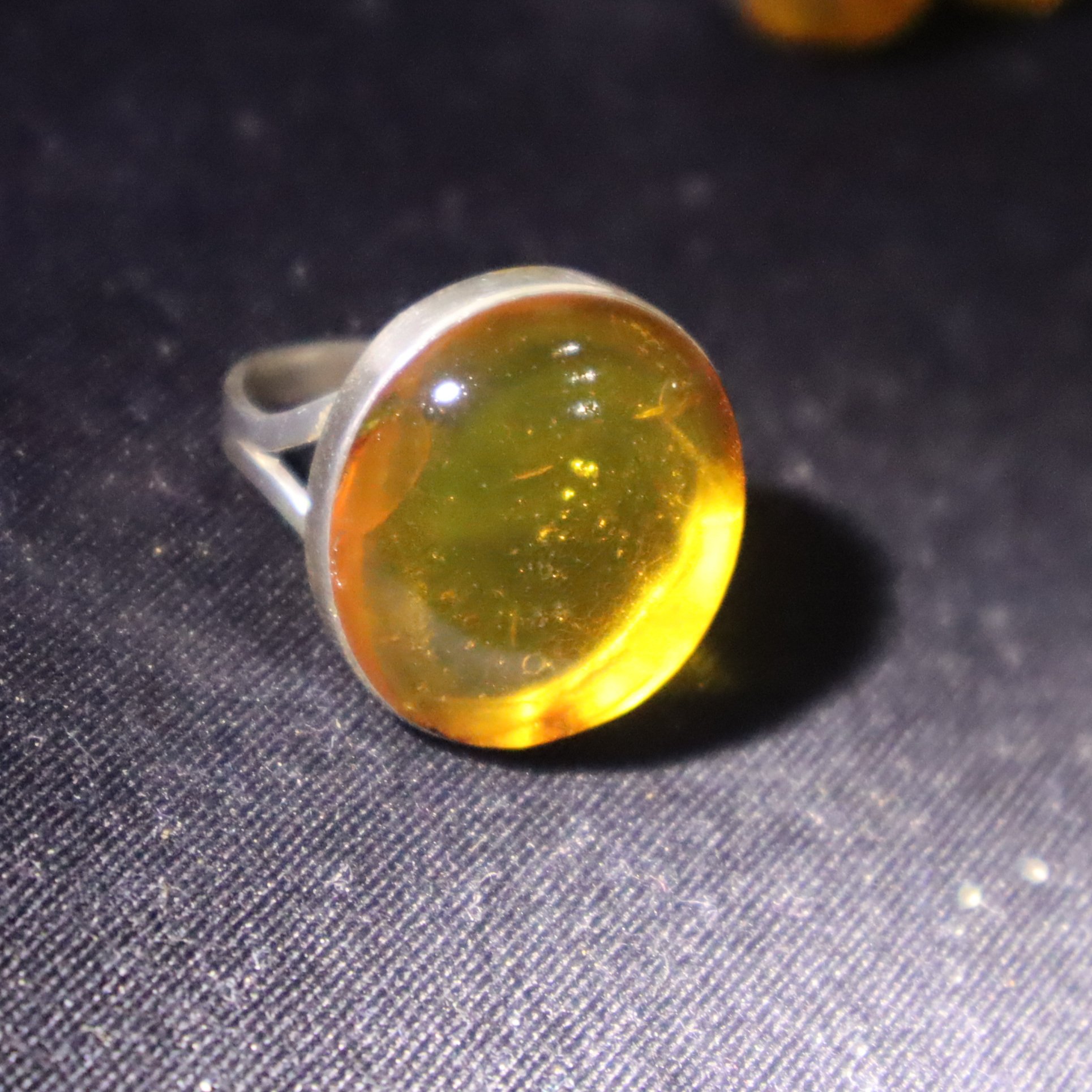 Carefully handmade orange yellow Dominican amber sterling silver ring 4.6g – photo 9