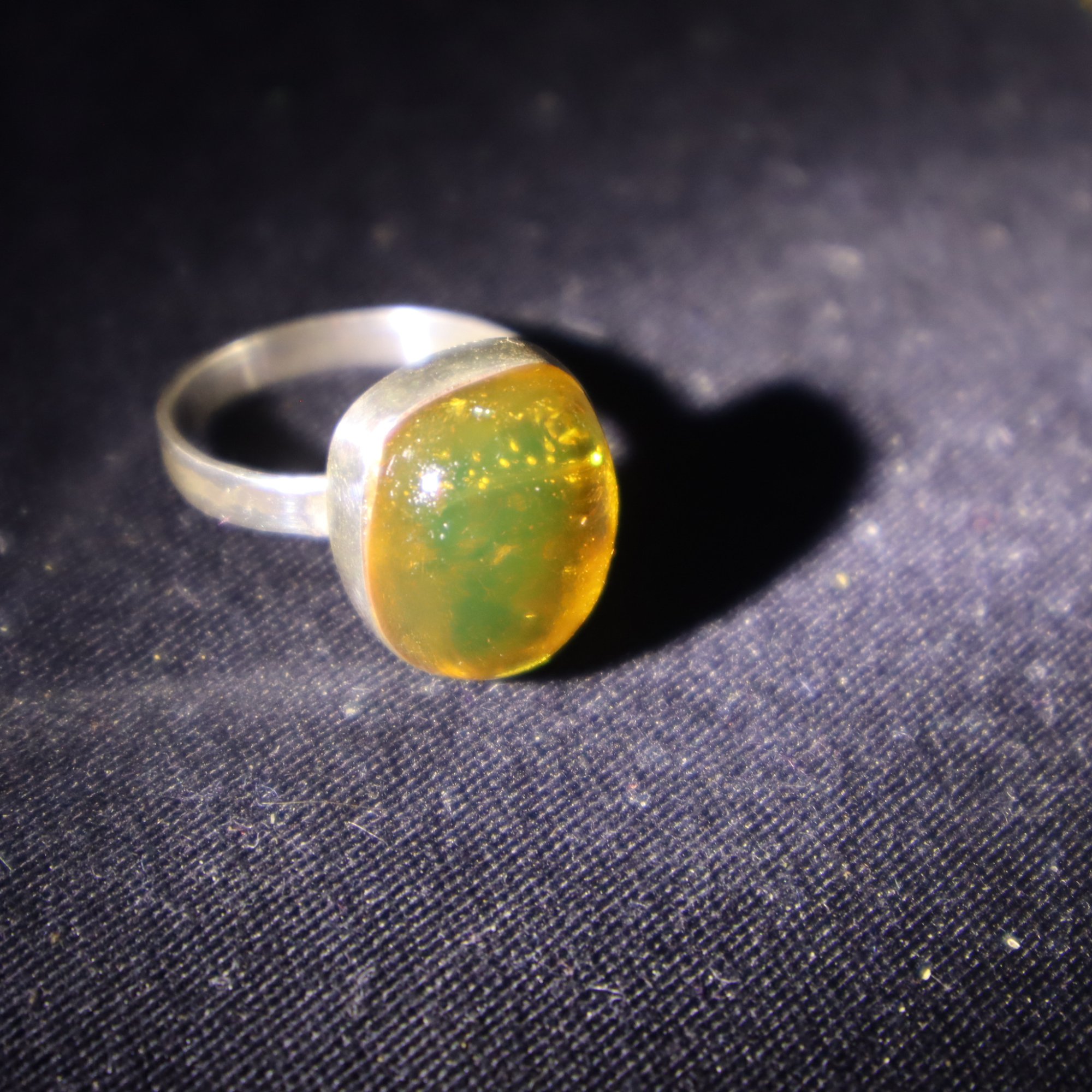 Orange green Dominican amber sterling silver ring Size US 8.25 – photo 2