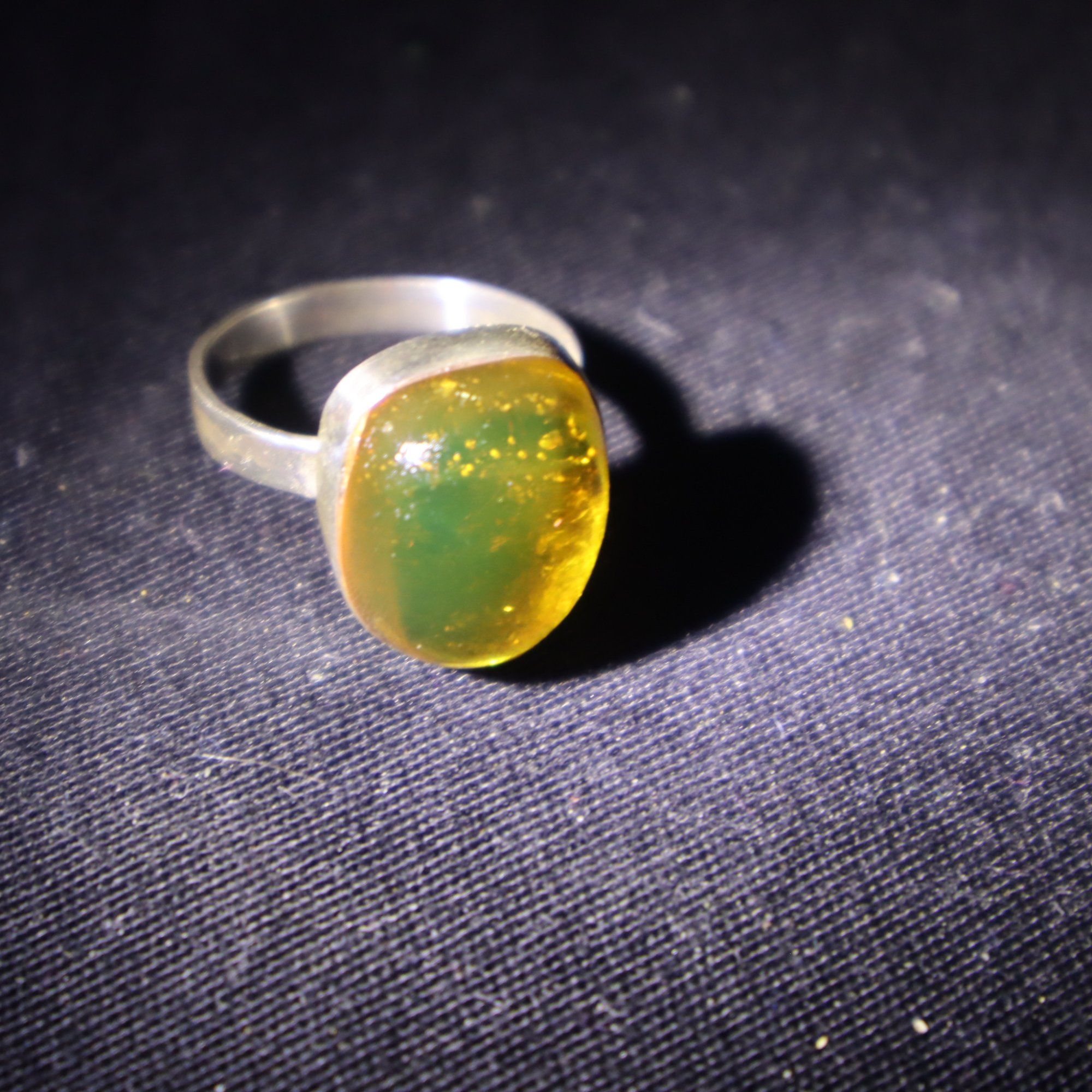 Orange green Dominican amber sterling silver ring Size US 8.25 – photo 3