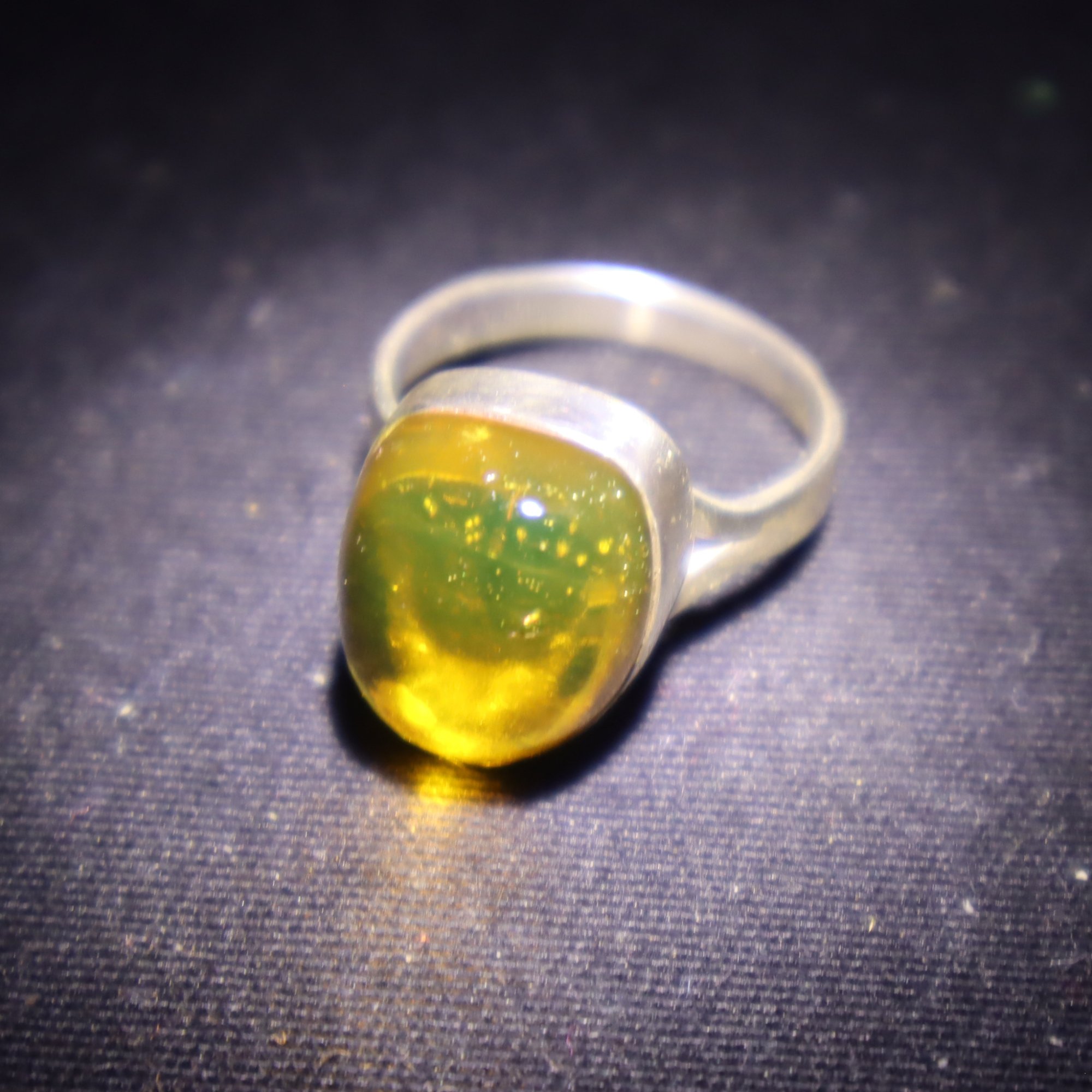 Orange green Dominican amber sterling silver ring Size US 8.25 – photo 5