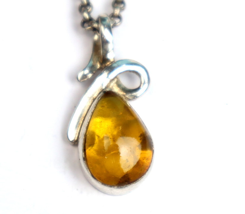 Charming Natural Clear Yellow Orange Amber .925 Sterling Silver Pendant 30mm